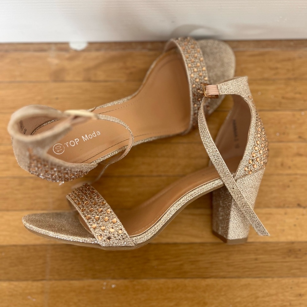 TOP Moda Women's Glittering Gold Heels